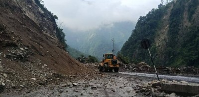 मुग्लिन-नारायणगढ सडक पूर्णरुपमा ठप्प
