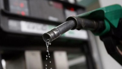 बेसीशहरको पेट्रोलपम्पमा प्रशासनको अनुगमन, भेटिएन कैफियत